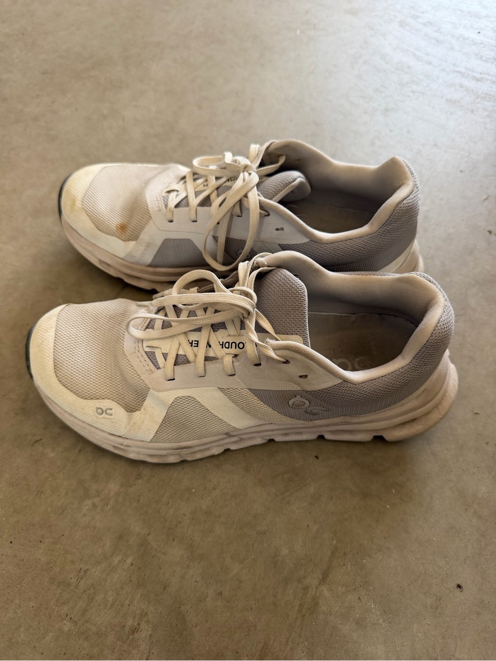 Women’s On Clouds size 8.5